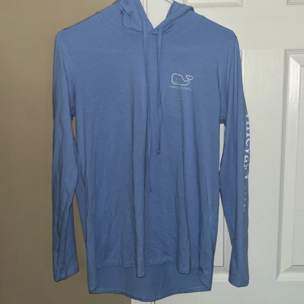 blue longed sleeve shirt